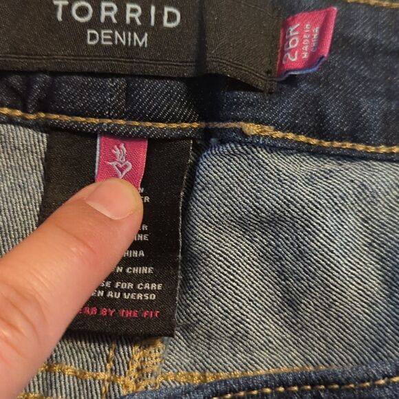 26 regular Torrid denim jeans us size EUC blue stretch slimming look any season - Picture 9 of 10